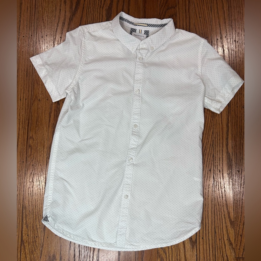 Cactus Boys White Casual Button Down Shirt with navy polka dot detail-size 13/14